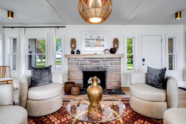 Beach Houses (Canada, Kingsville, Ontario)