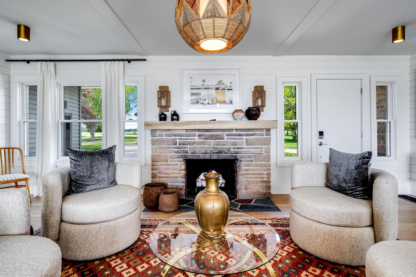 Spectacular Beach House with Gorgeous Sights in Kingsville, Ontario