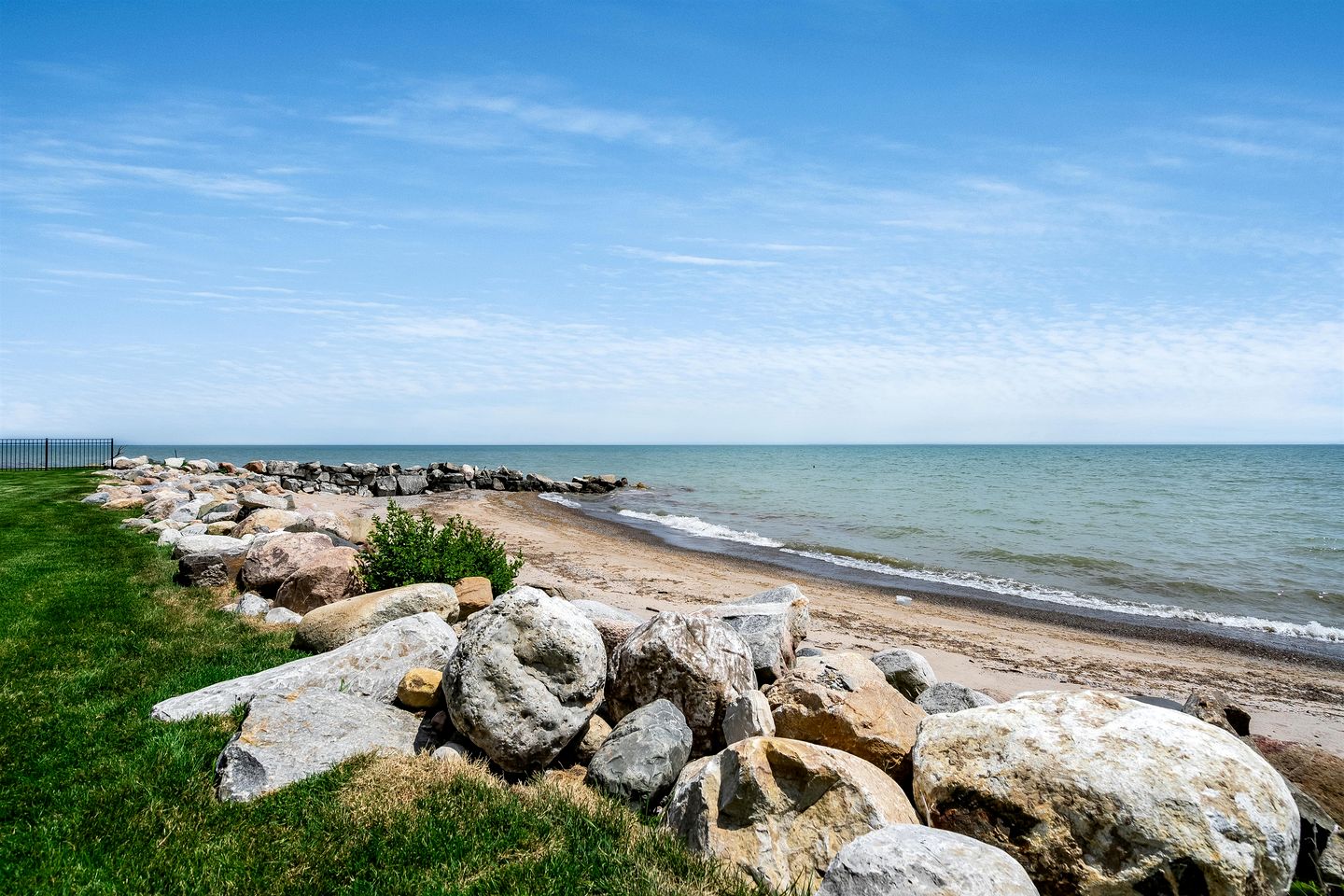 Spectacular Beach House with Gorgeous Sights in Kingsville, Ontario