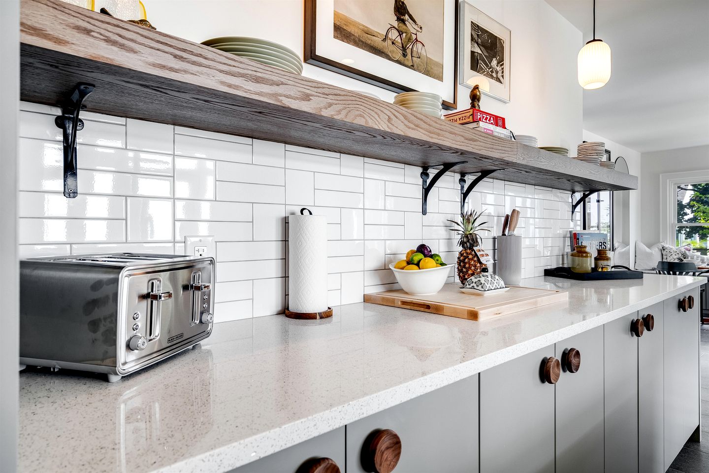 Spectacular Beach House with Gorgeous Sights in Kingsville, Ontario