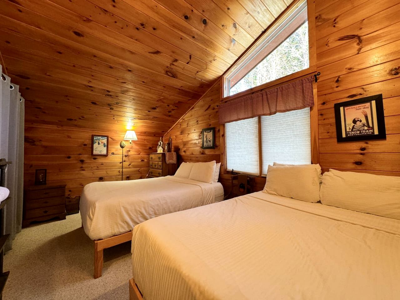Spectacular Cabin with Retro Games and Awesome Sights in Madison, New Hampshire
