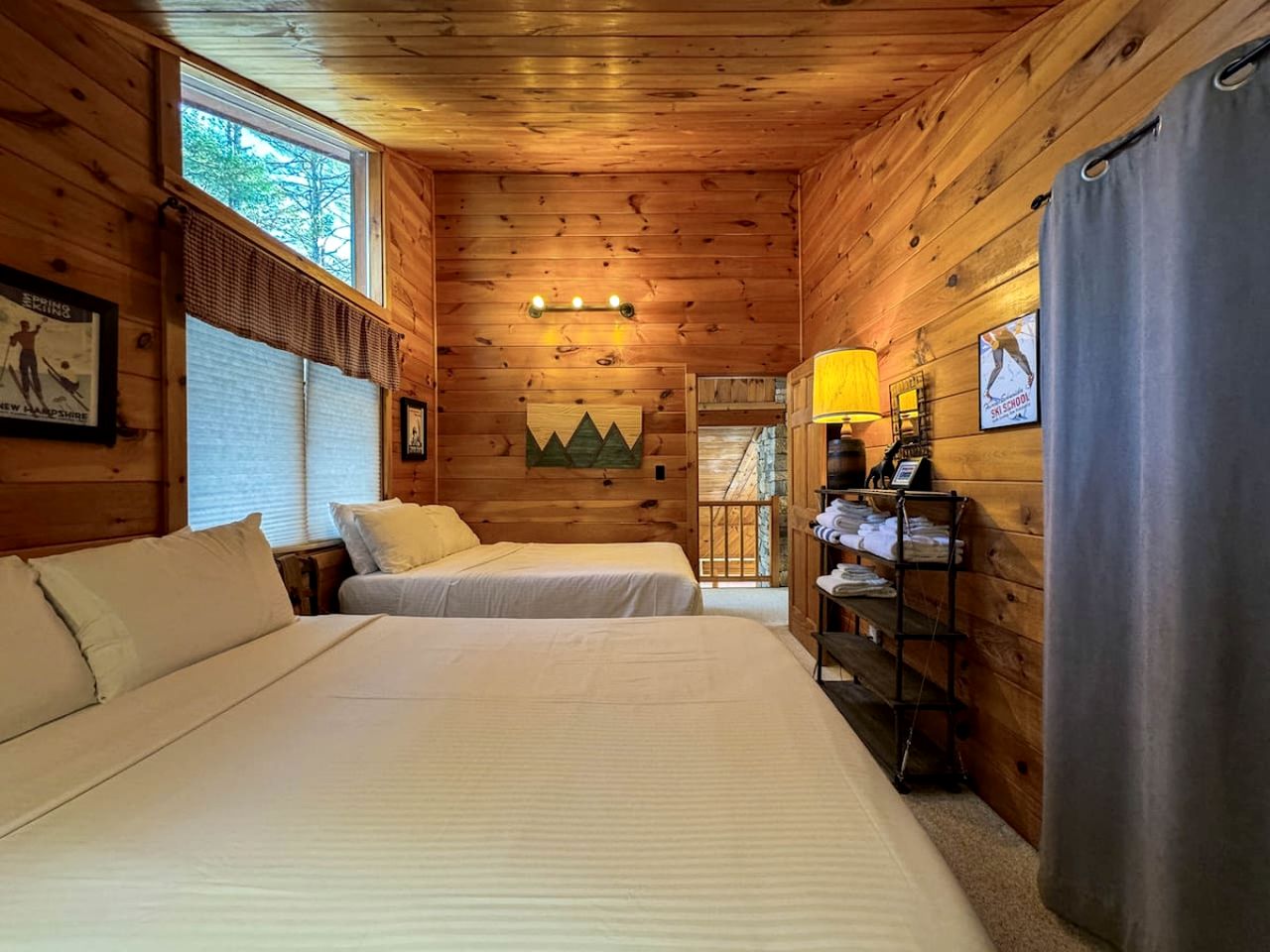 Spectacular Cabin with Retro Games and Awesome Sights in Madison, New Hampshire