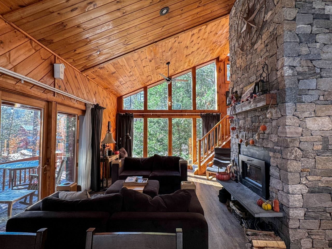 Spectacular Cabin with Retro Games and Awesome Sights in Madison, New Hampshire