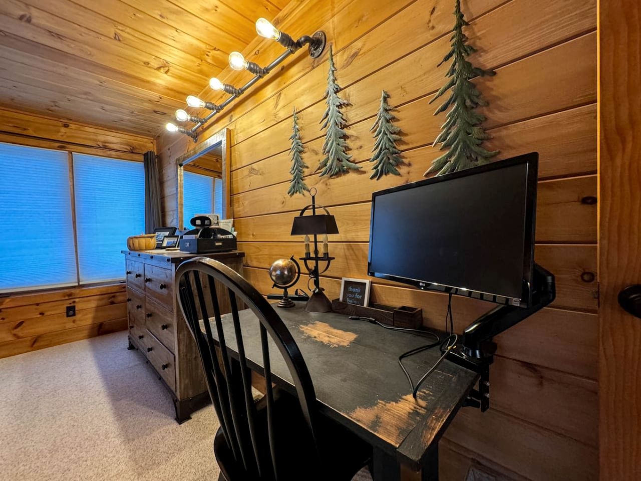 Spectacular Cabin with Retro Games and Awesome Sights in Madison, New Hampshire