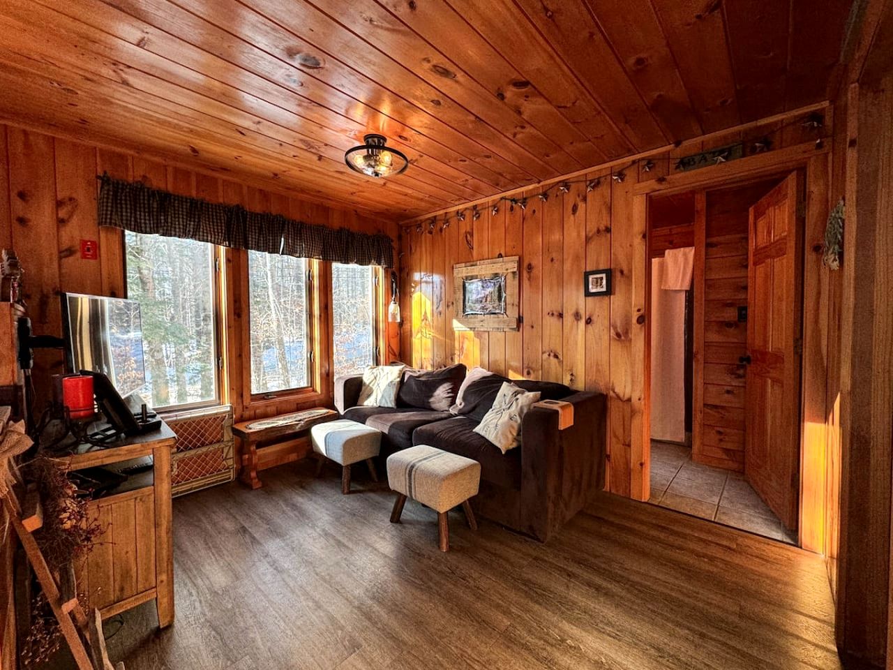 Spectacular Cabin with Retro Games and Awesome Sights in Madison, New Hampshire
