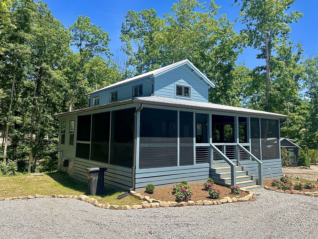 Spectacular Cabin Surrounded by Trees in Tracy City, Tennessee
