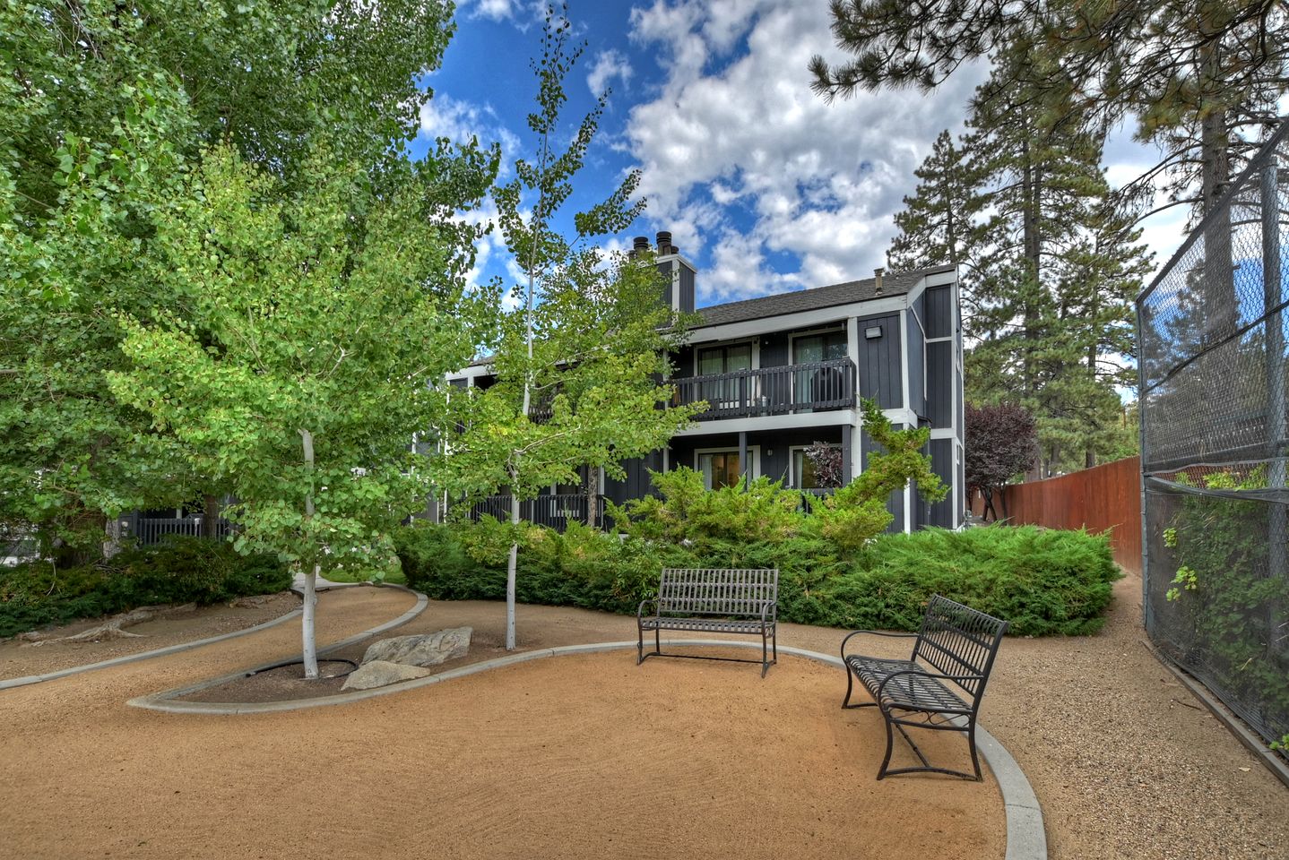 Charming Condo W/ Hot Tub & Pet Friendly