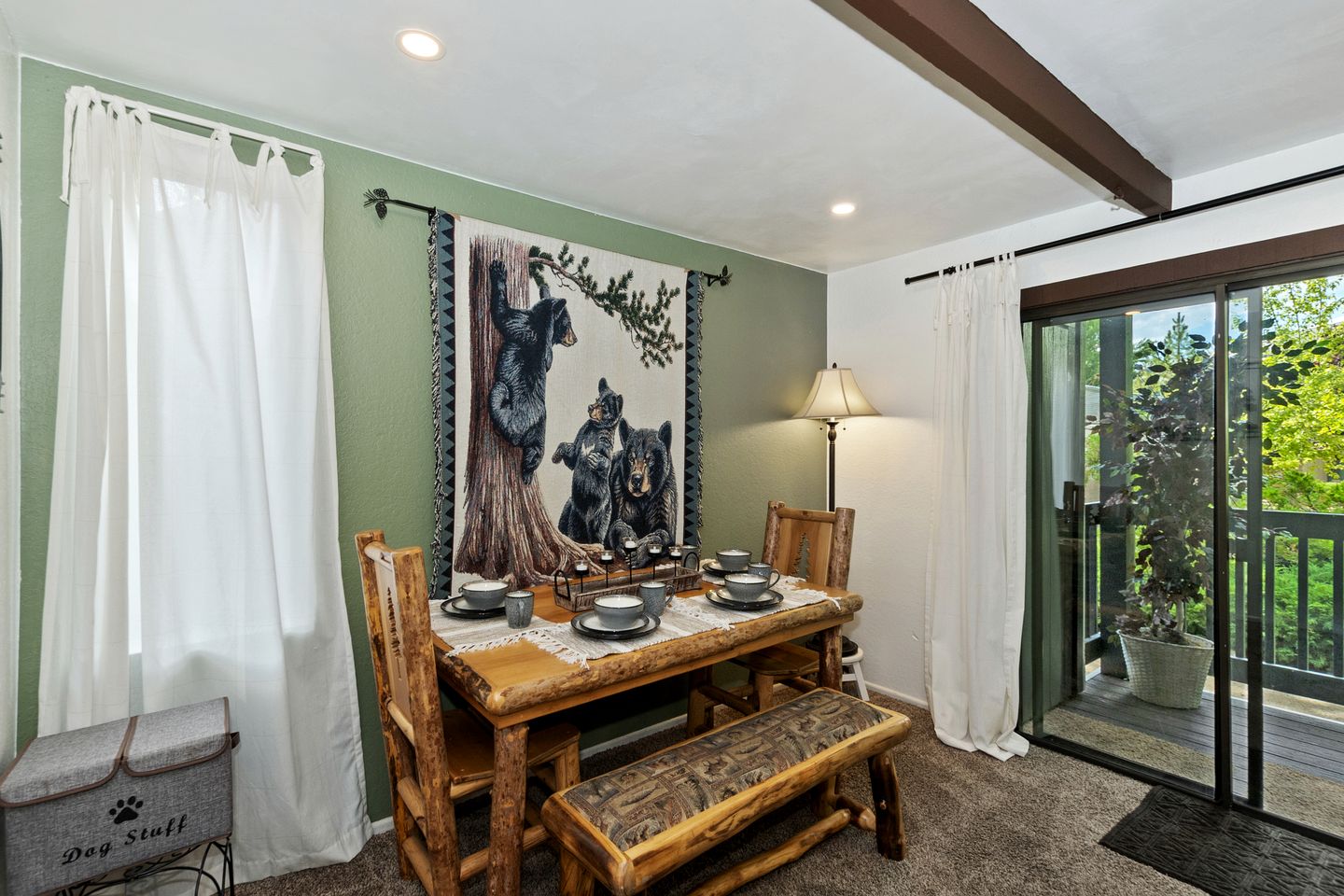 Charming Condo W/ Hot Tub & Pet Friendly