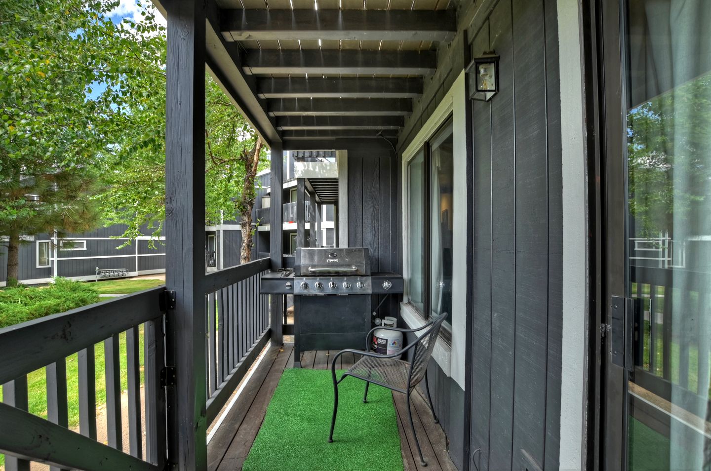 Charming Condo W/ Hot Tub & Pet Friendly