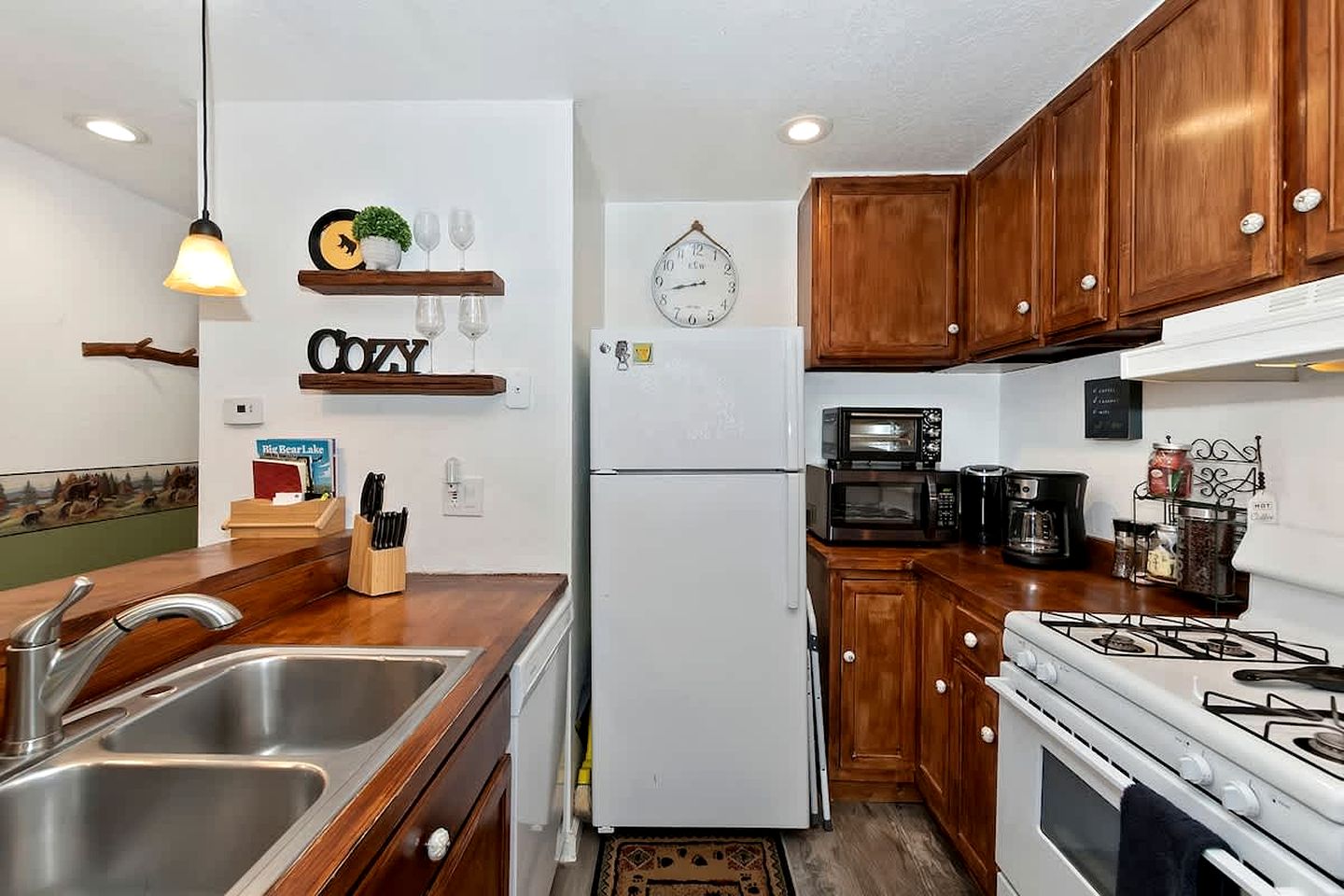 Spectacular Suite Close to Great Hiking Trails in Big Bear Lake, California