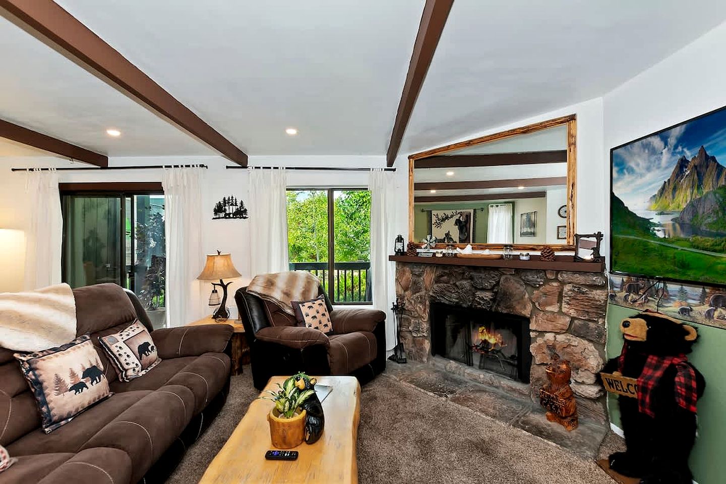 Spectacular Suite Close to Great Hiking Trails in Big Bear Lake, California
