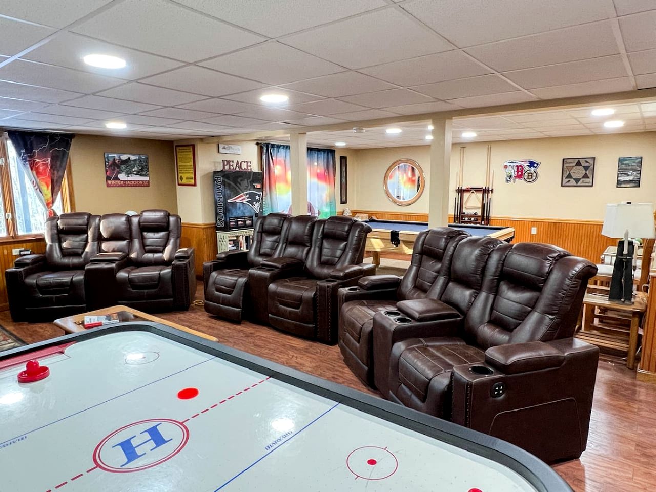 Spectacular Cottage with Game Room in North Conway, New Hampshire