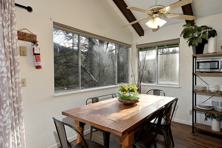 Cottages (United States of America, Castella, California)