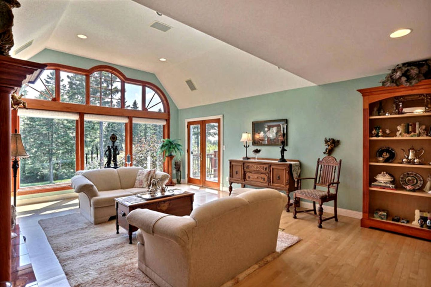 Four-Bedroom Luxury Vacation Rental on 80 Private Acres near Granite Peak, Wisconsin