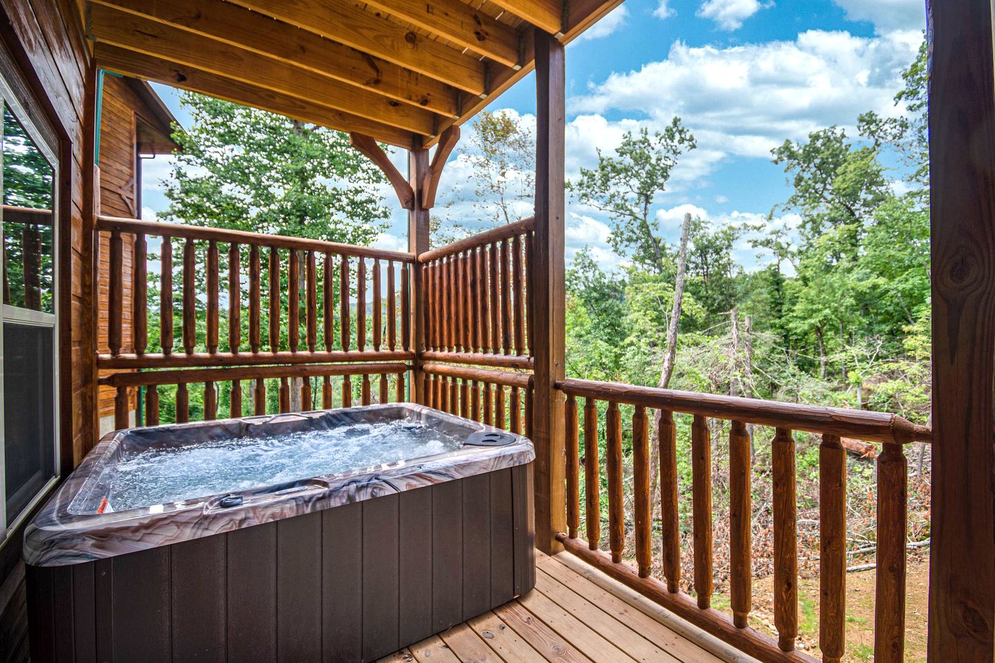 Spectacular Gatlinburg Cabin with Hot Tub & EV Charger near Great Smoky Mountains, Tennessee