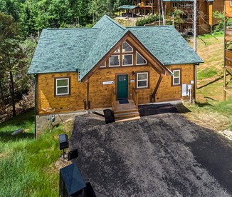 Spectacular Gatlinburg Cabin with Hot Tub & EV Charger near Great Smoky Mountains, Tennessee - Photo 3