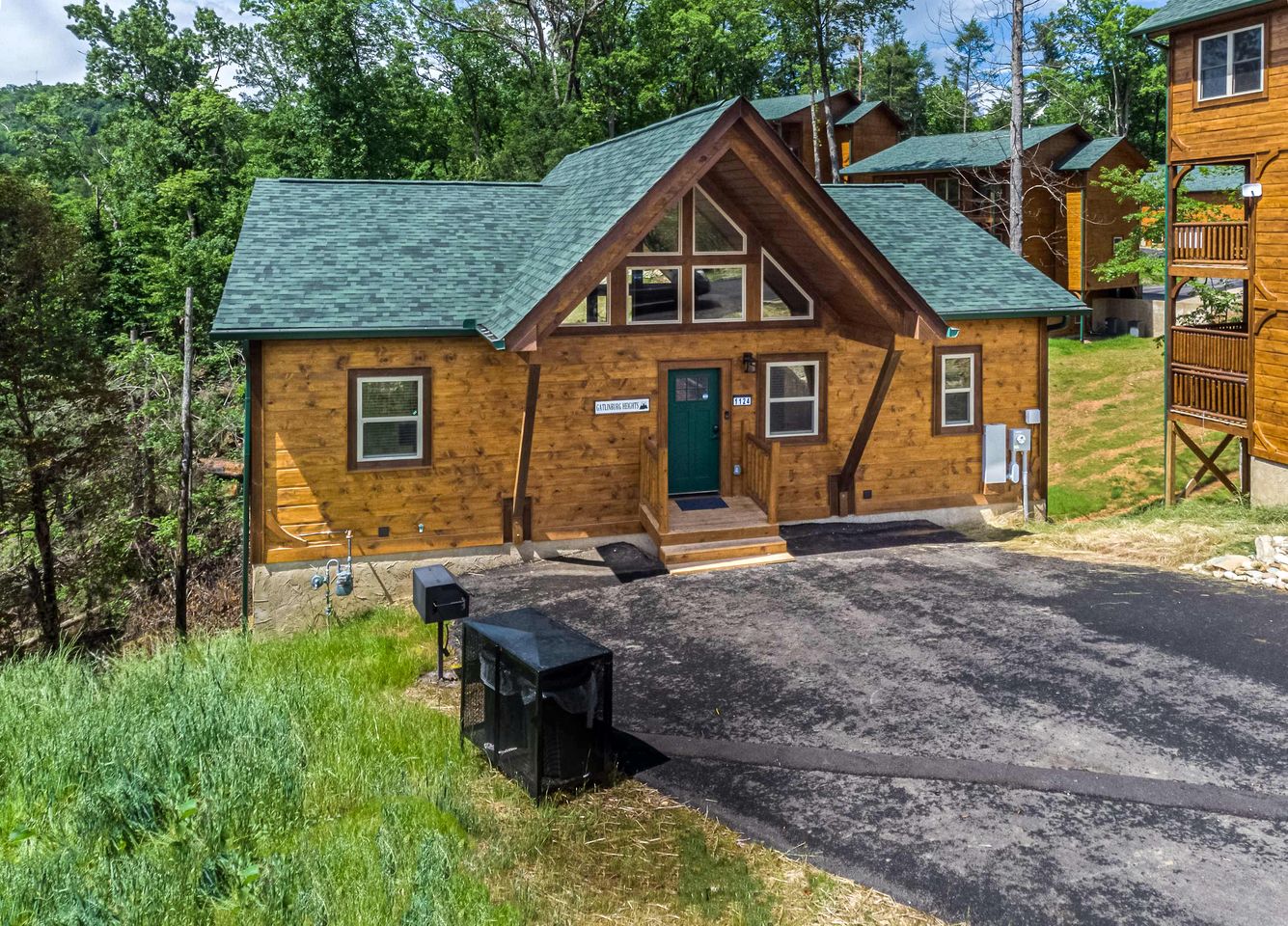 Spectacular Gatlinburg Cabin with Hot Tub & EV Charger near Great Smoky Mountains, Tennessee