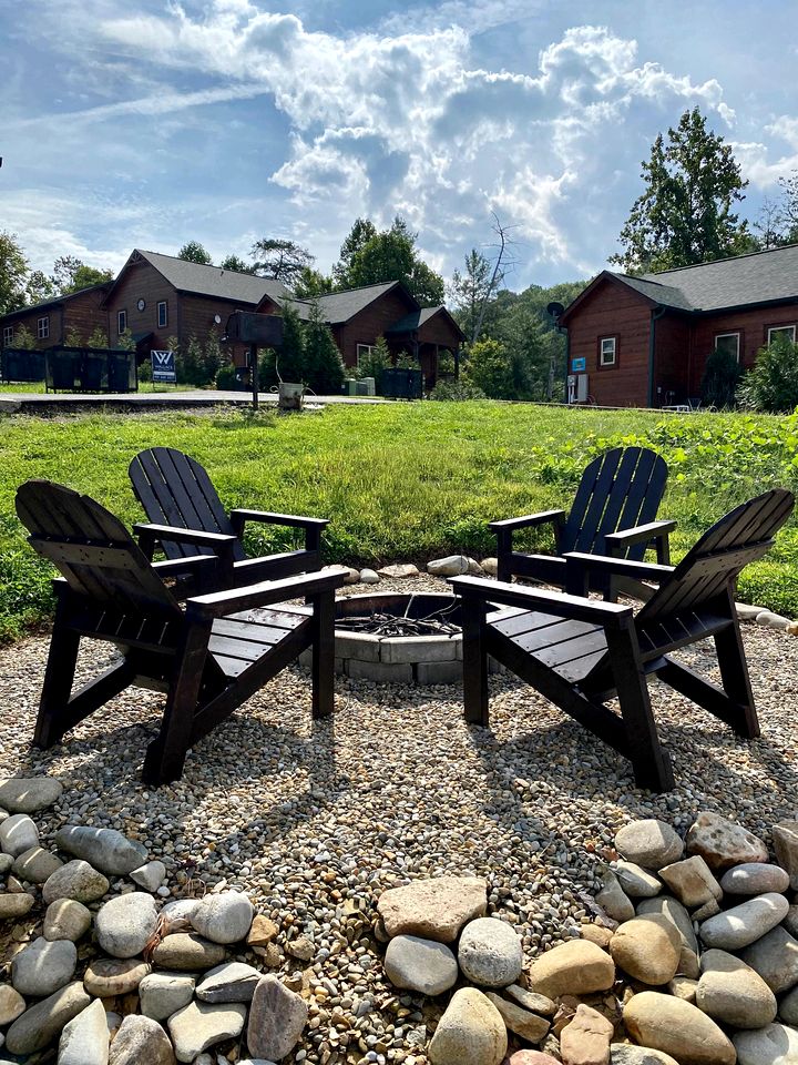 Spectacular Gatlinburg Cabin with Hot Tub & EV Charger near Great Smoky Mountains, Tennessee