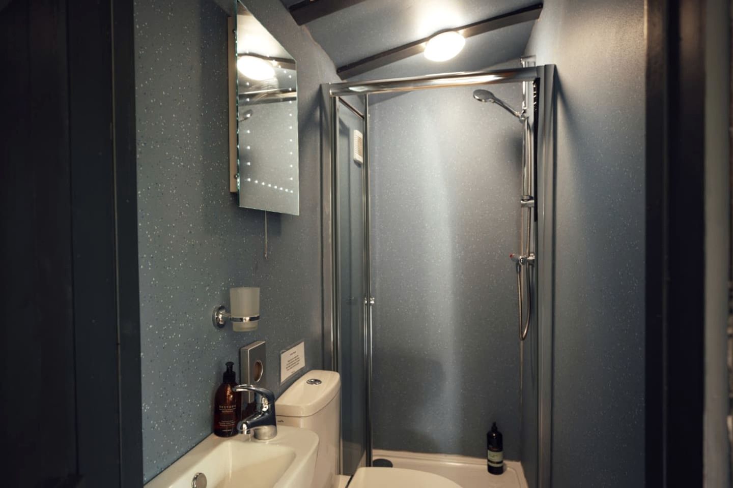 Spectacular Hut with Barbecue in Haverfordwest, Wales