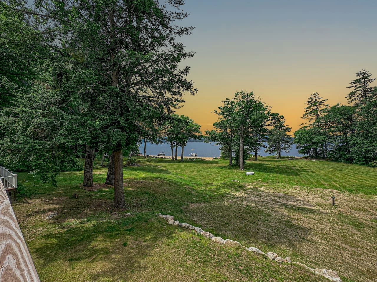 Spectacular Lakefront Villa with Pool Table, Sauna, Jacuzzi and Breathtaking Views in Maine