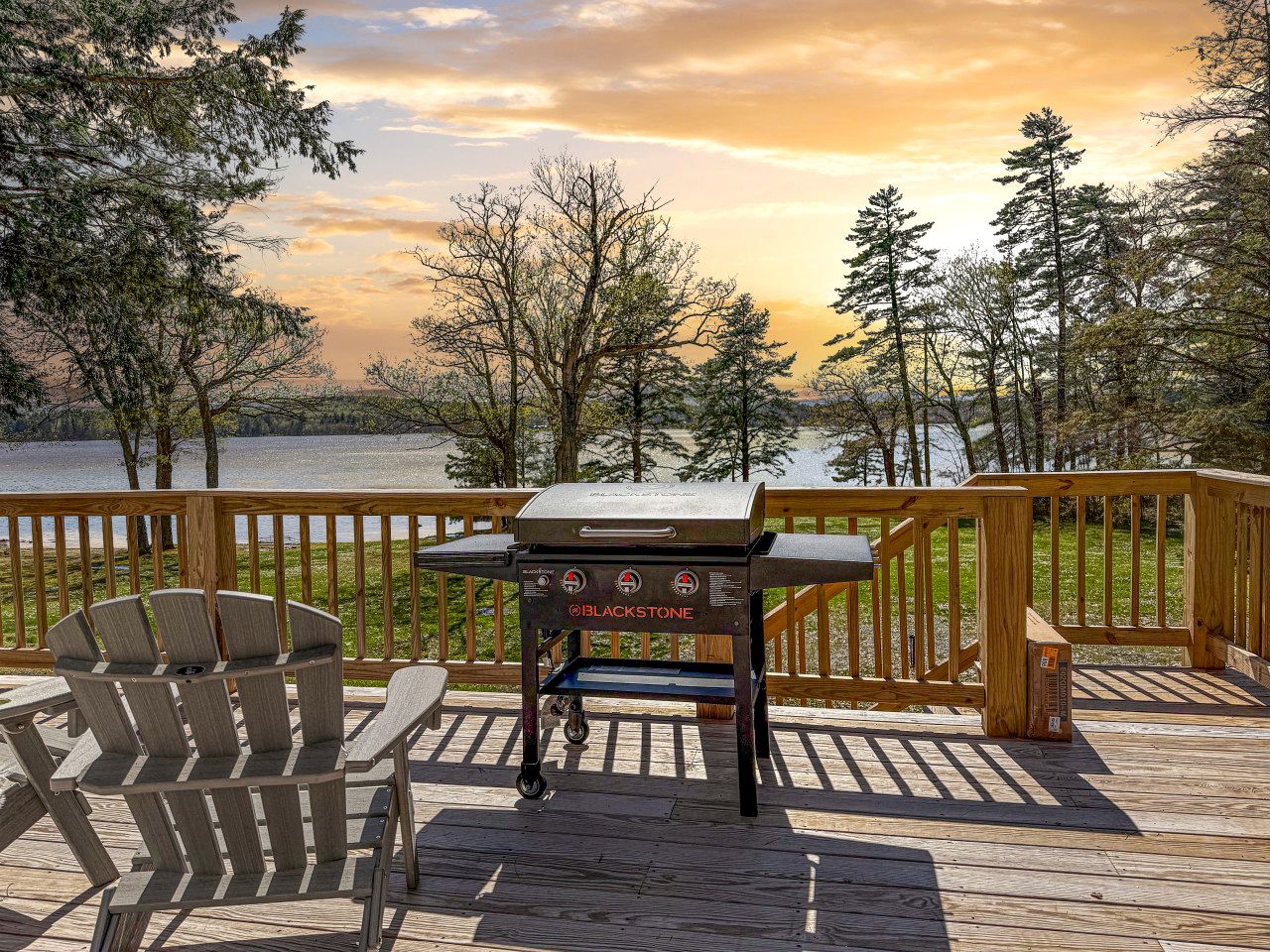 Spectacular Lakefront Villa with Pool Table, Sauna, Jacuzzi and Breathtaking Views in Maine