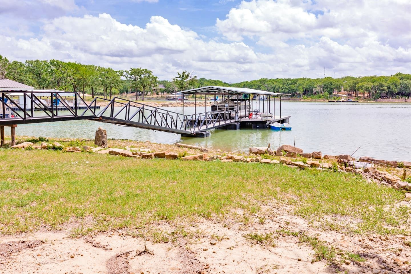 Spectacular Lakehouse with Private Dock in Chico, Texas