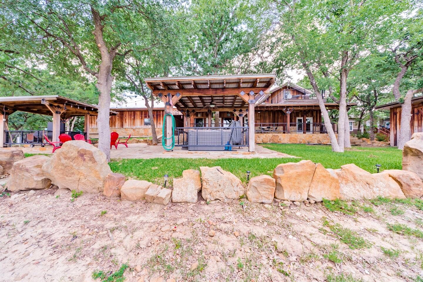 Spectacular Lakehouse with Private Dock in Chico, Texas