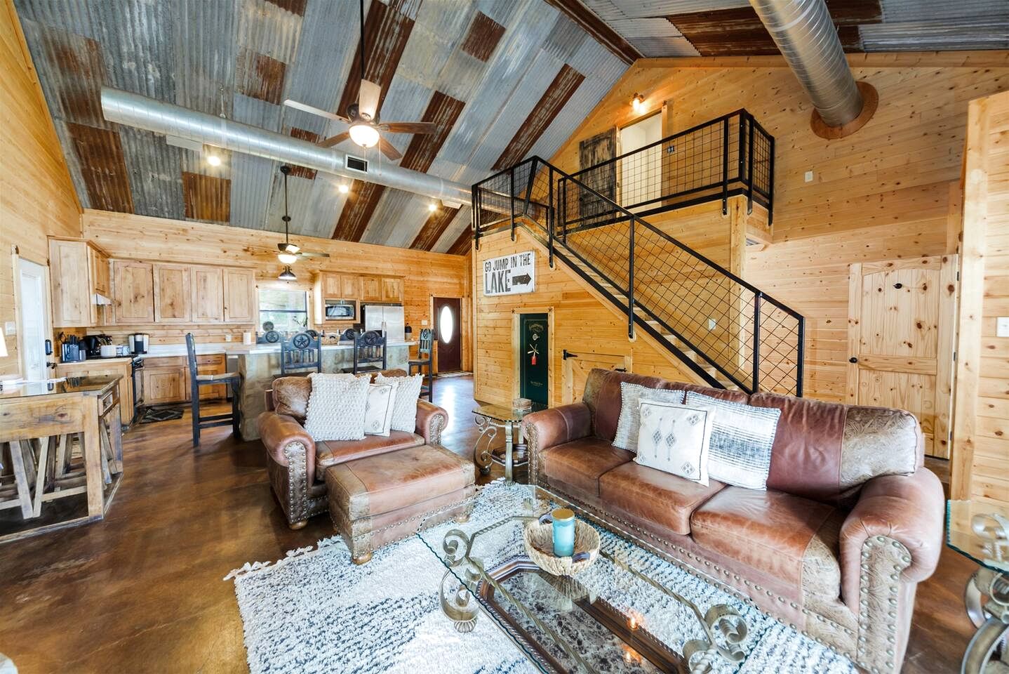 Spectacular Lakehouse with Private Dock in Chico, Texas