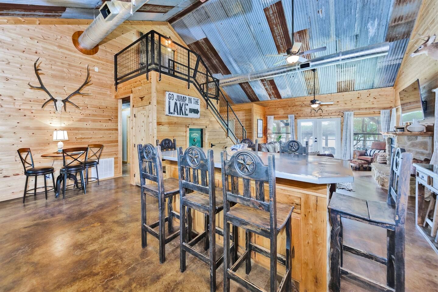 Spectacular Lakehouse with Private Dock in Chico, Texas