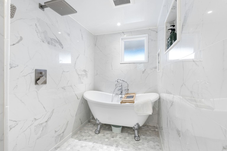 Containers (United States of America, Blowing Rock, North Carolina)