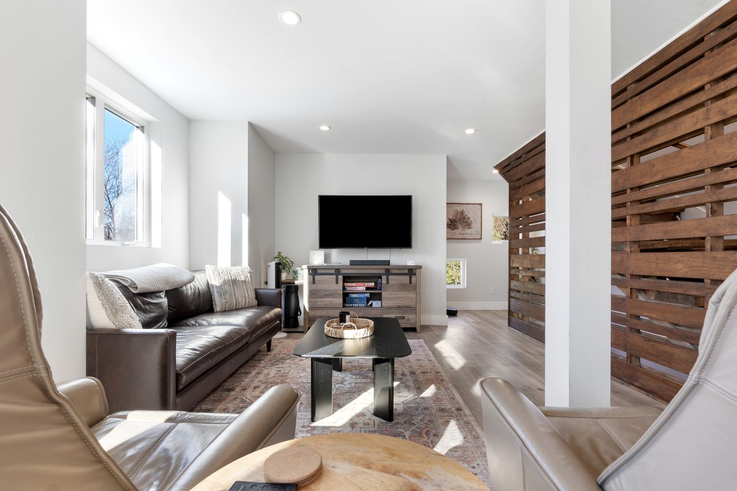 Spectacular Luxurious Container with Outdoor Hot-Tub and Fire Pit in North Carolina