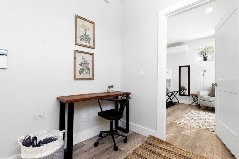 Containers (United States of America, Blowing Rock, North Carolina)