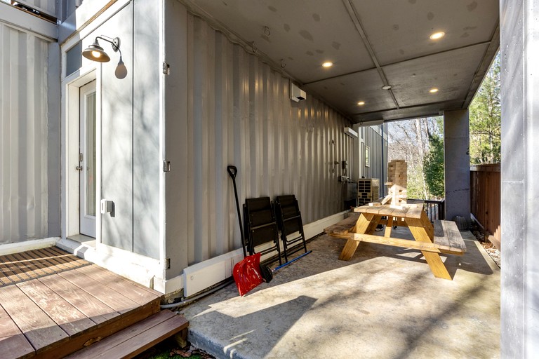 Containers (United States of America, Blowing Rock, North Carolina)