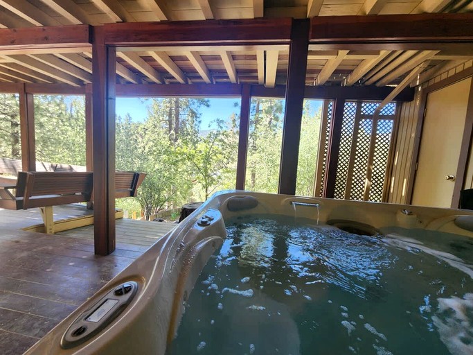 Cabins (United States of America, Big Bear Lake, California)