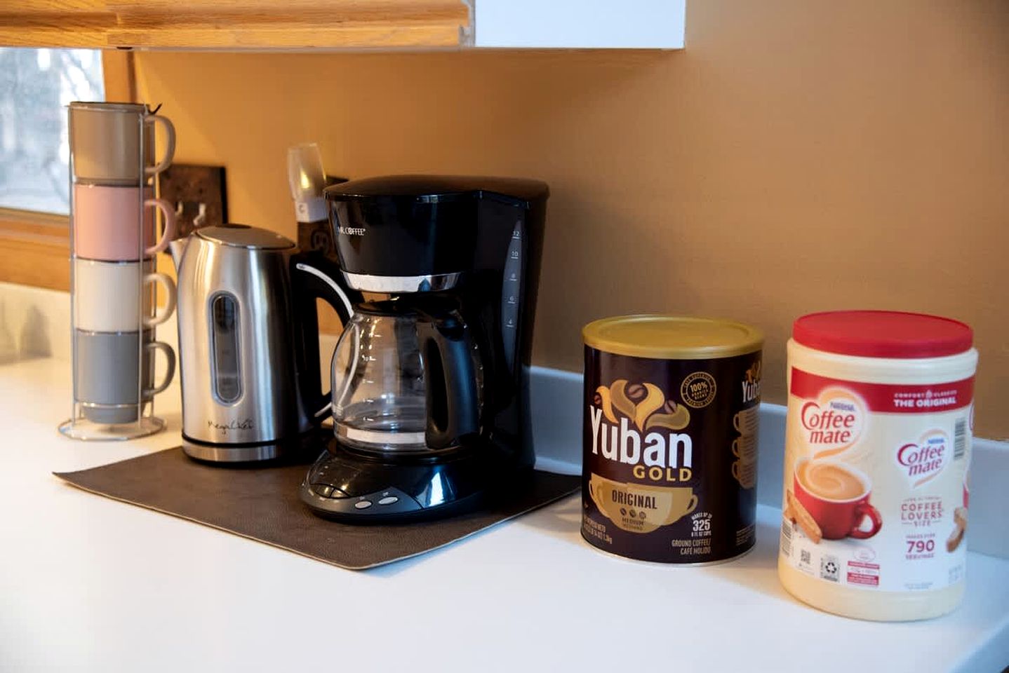 Spectacular Mountain Retreat: Big Cabin with Spa & Pool Table in Big Bear, California