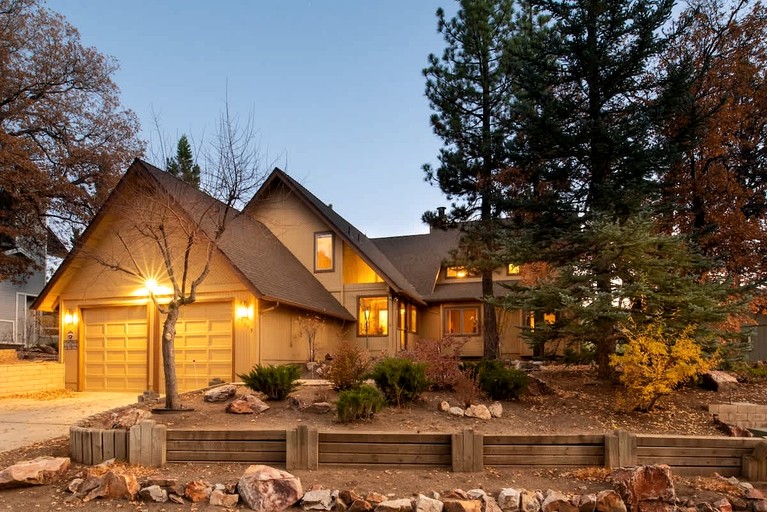 Cabins (United States of America, Big Bear Lake, California)