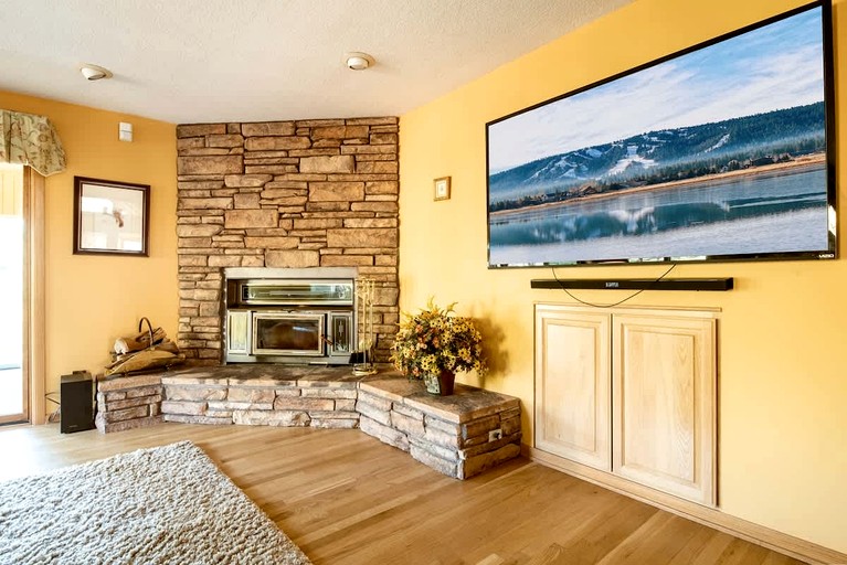 Cabins (United States of America, Big Bear Lake, California)