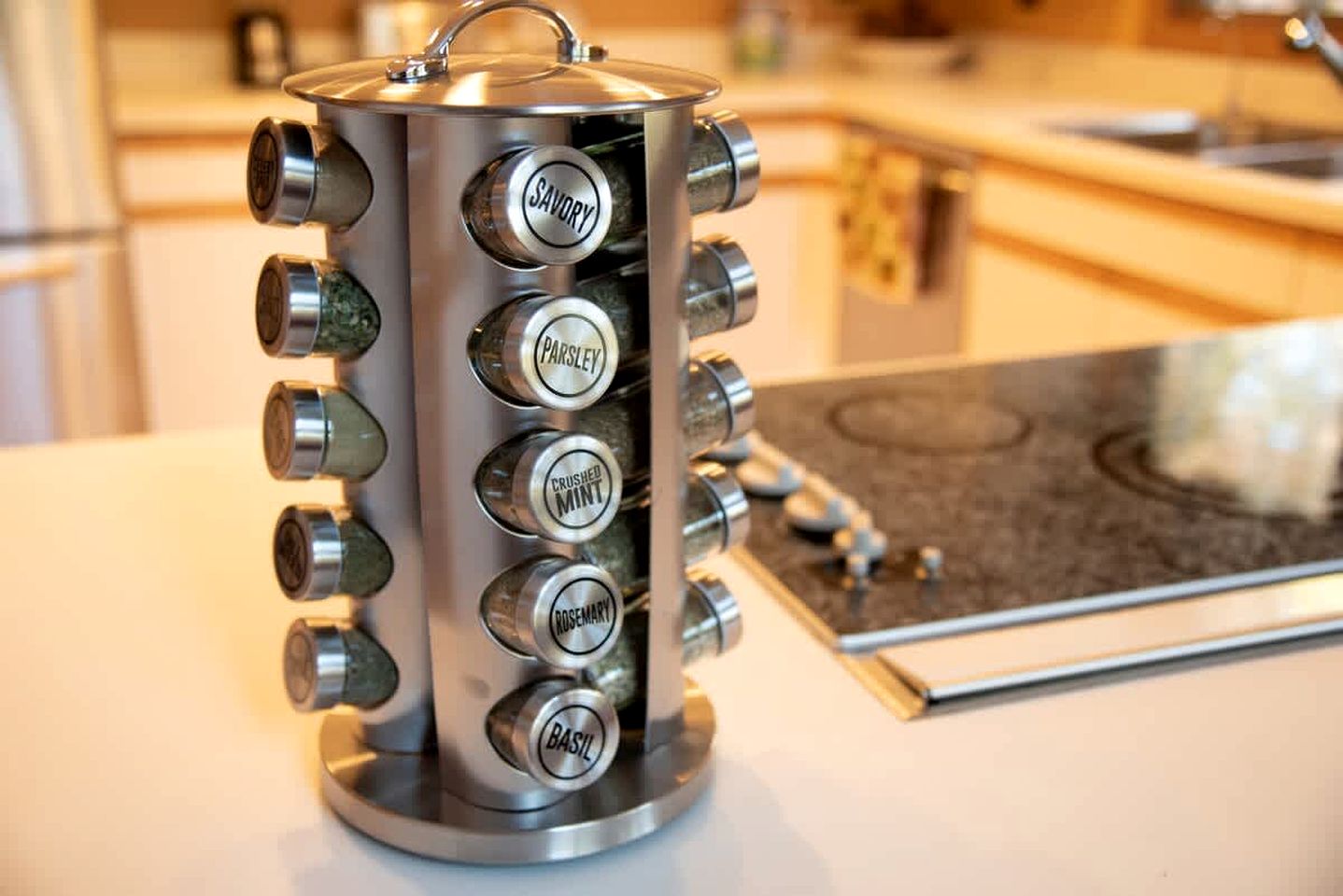 Spectacular Mountain Retreat: Big Cabin with Spa & Pool Table in Big Bear, California