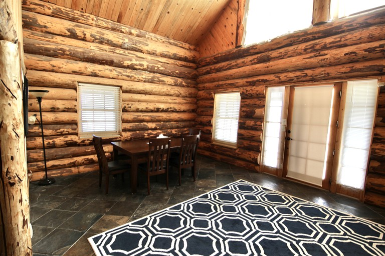 Cabins (United States of America, Blanding, Utah)