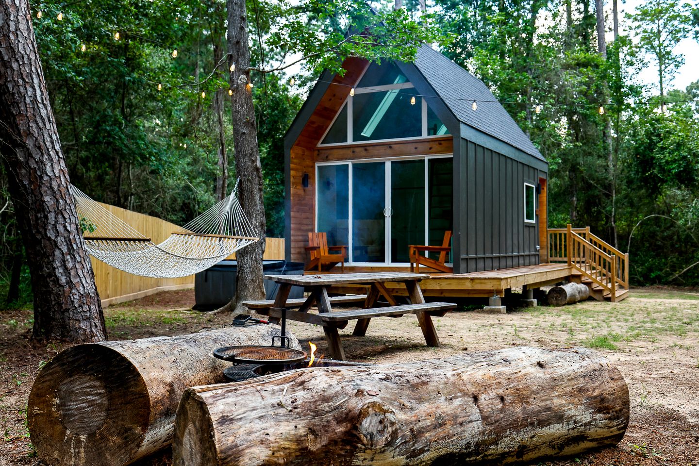 Luxury Cabin with Private Hot Tub - Cueta, Montgomery, TX