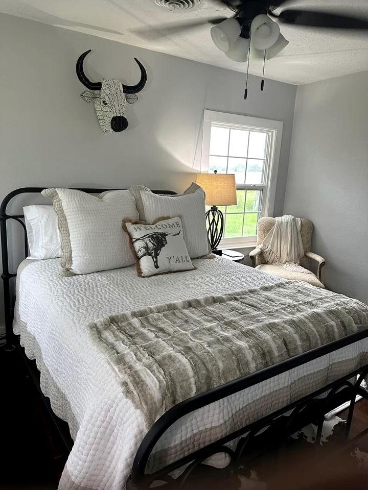 Spectacular Secluded Cottage in Round Top, Texas