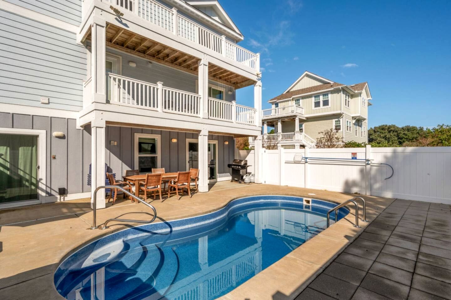 Luxury Coastal Escape with Private Pool, BBQ Grill & Family Amenities in Corolla, North Carolina
