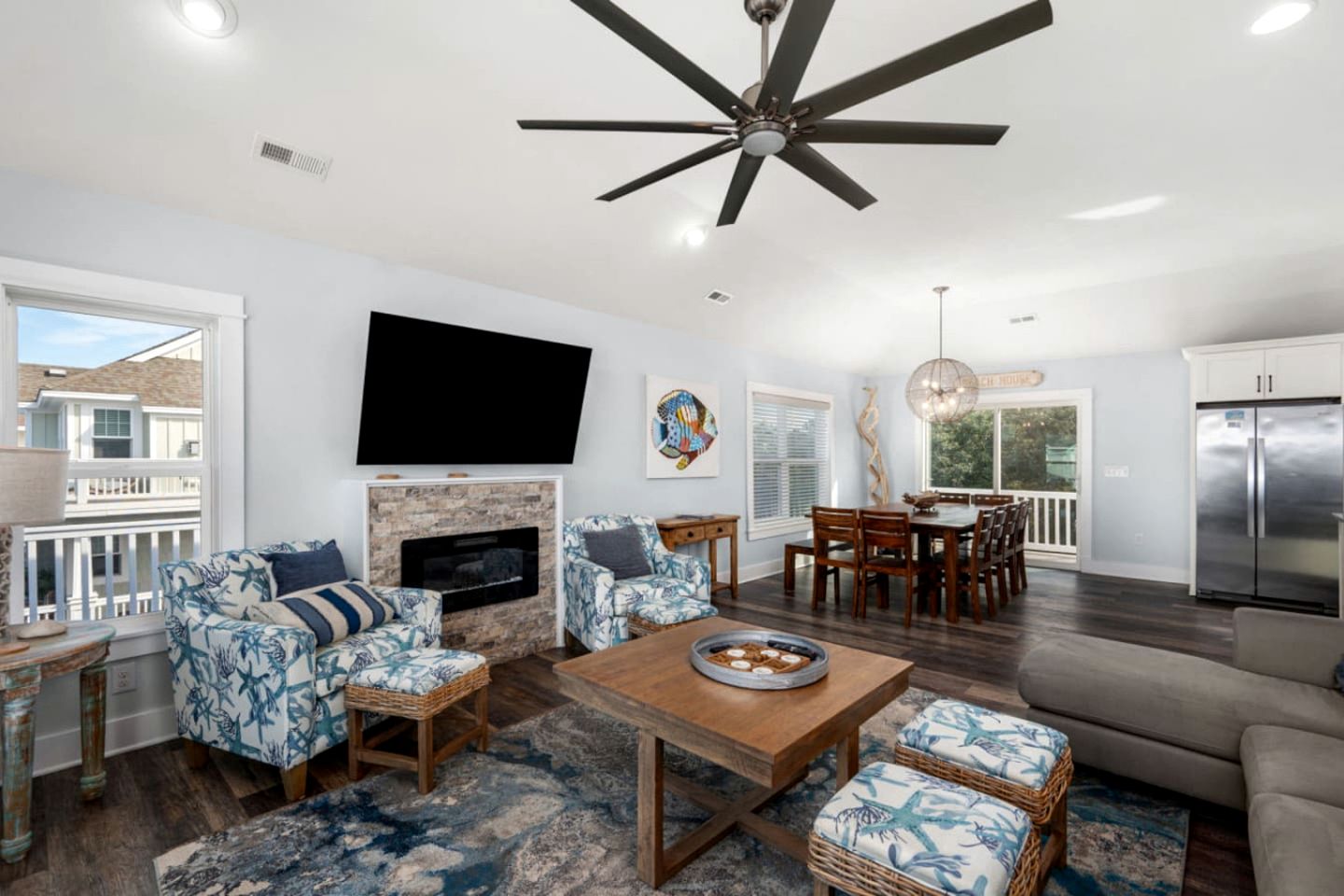 Luxury Coastal Escape with Private Pool, BBQ Grill & Family Amenities in Corolla, North Carolina