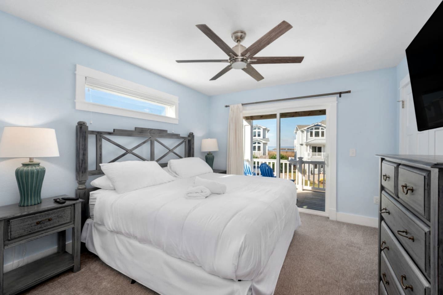 Luxury Coastal Escape with Private Pool, BBQ Grill & Family Amenities in Corolla, North Carolina