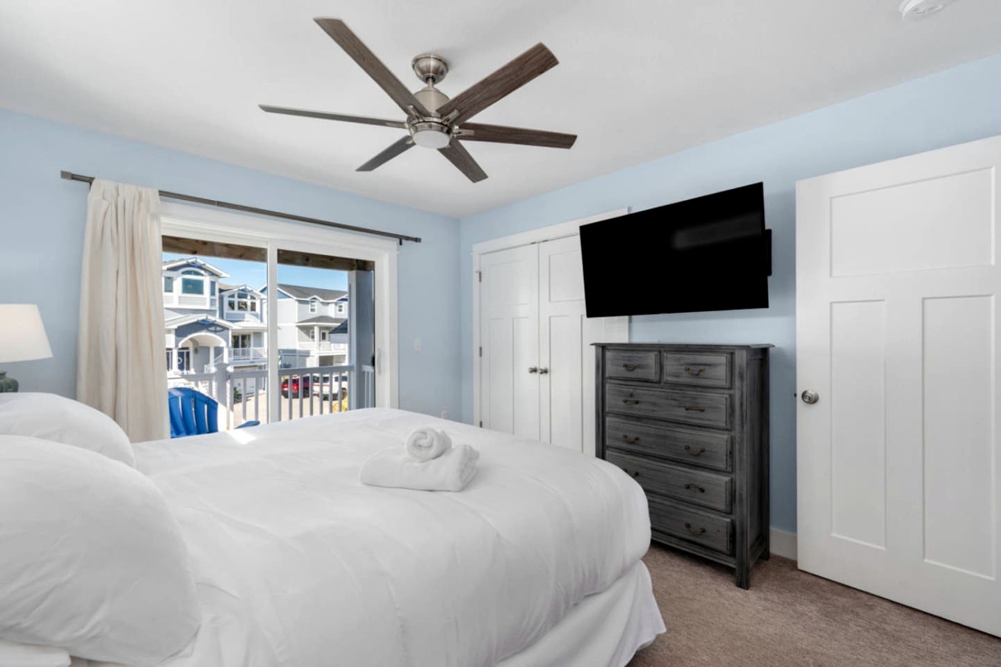 Luxury Coastal Escape with Private Pool, BBQ Grill & Family Amenities in Corolla, North Carolina