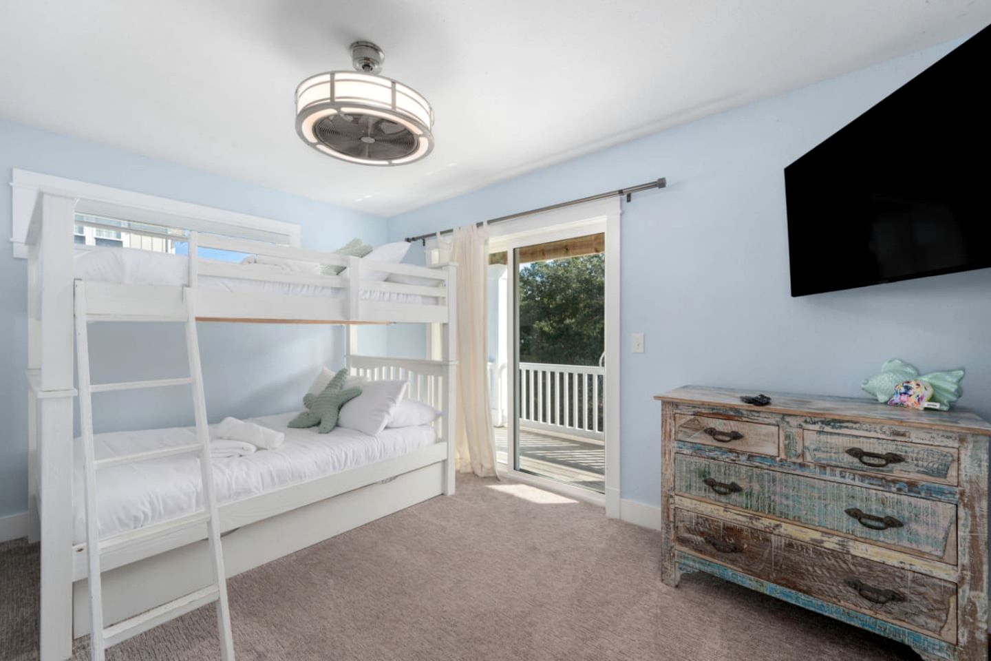 Luxury Coastal Escape with Private Pool, BBQ Grill & Family Amenities in Corolla, North Carolina