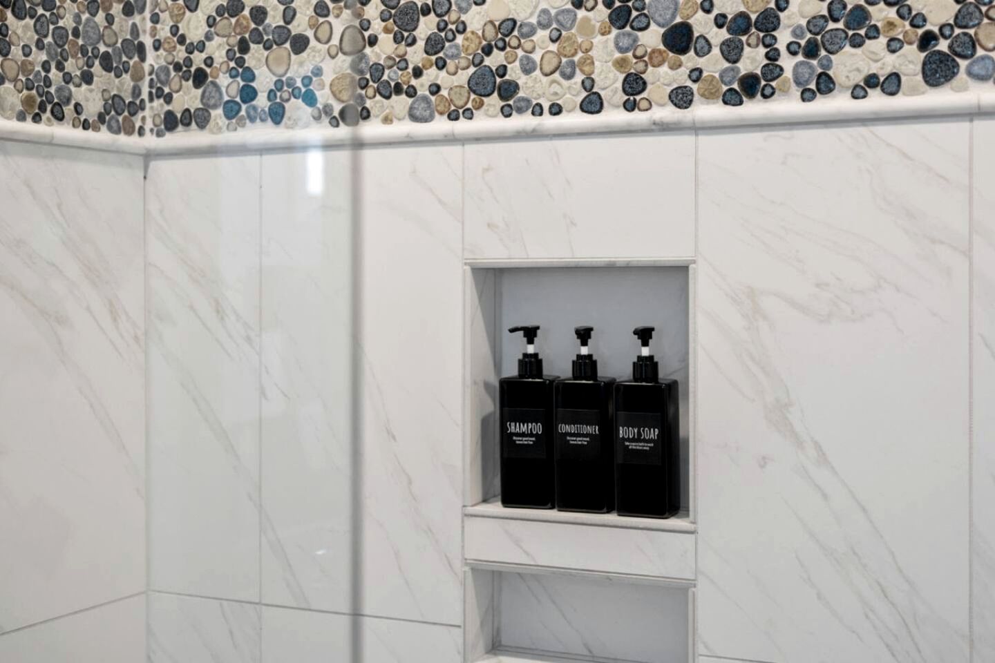 Luxury Coastal Escape with Private Pool, BBQ Grill & Family Amenities in Corolla, North Carolina