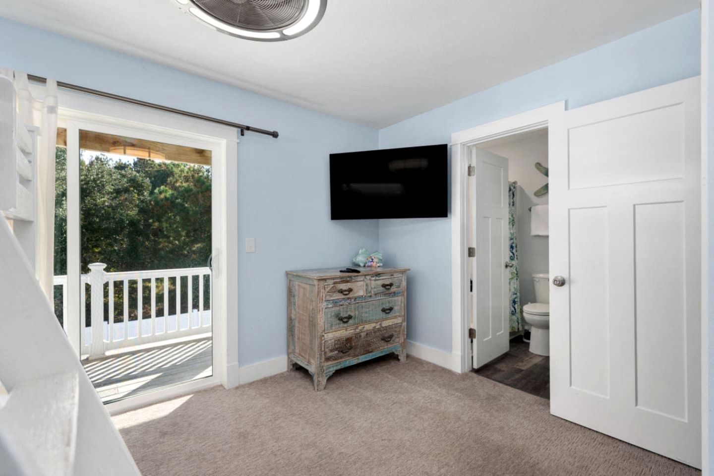 Luxury Coastal Escape with Private Pool, BBQ Grill & Family Amenities in Corolla, North Carolina