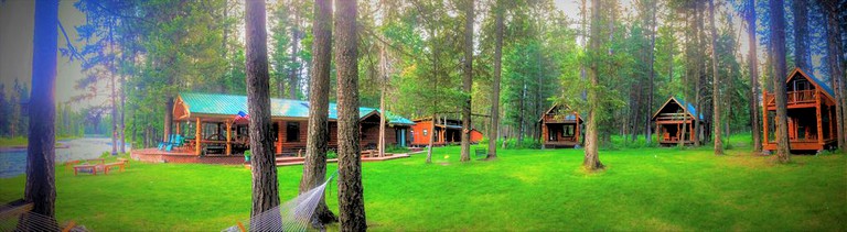 Cabins (Bigfork, Montana, United States)