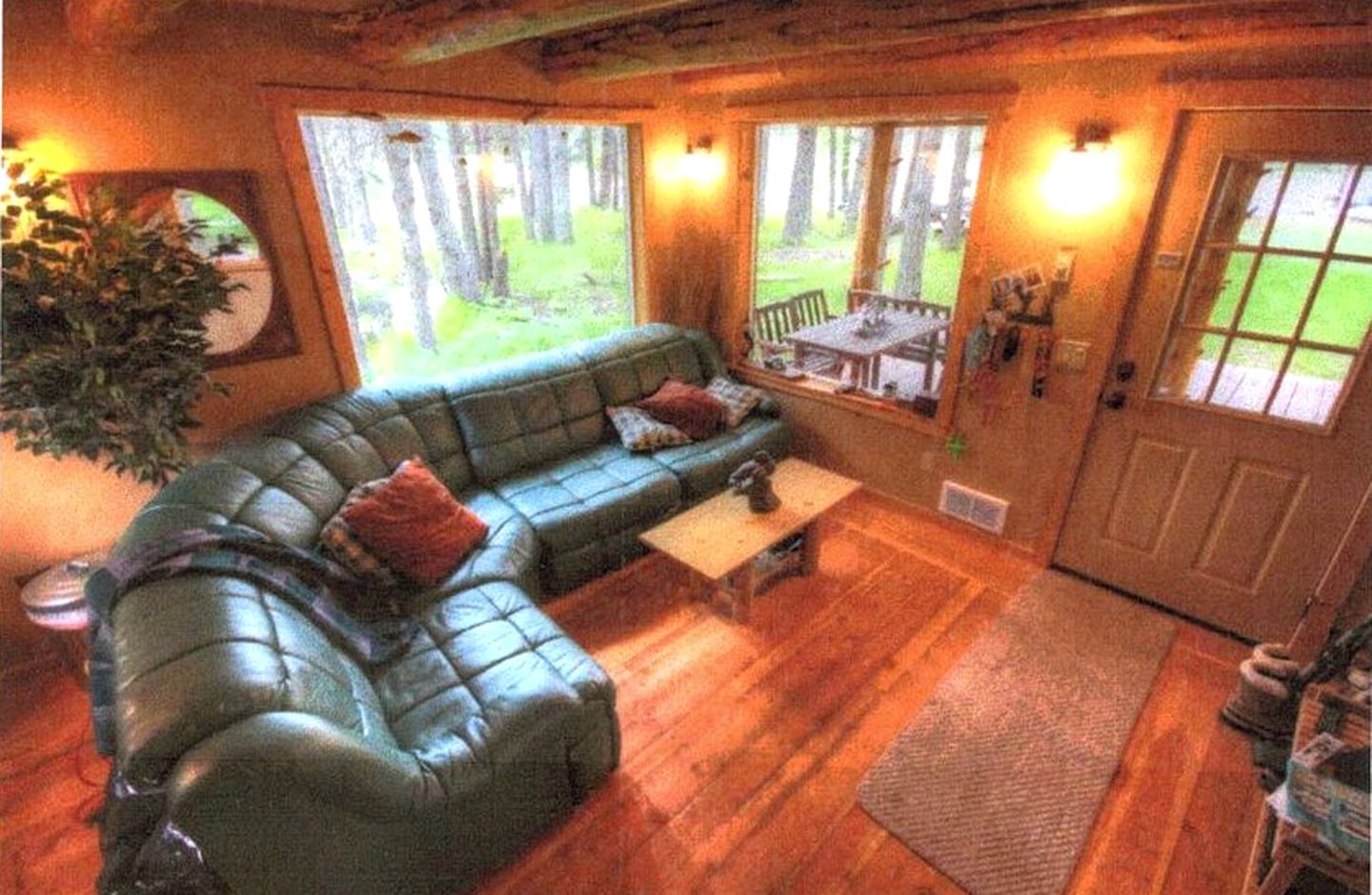 Unique Riverside Vacation Rental Perfect for Events in the Flathead National Forest, Montana